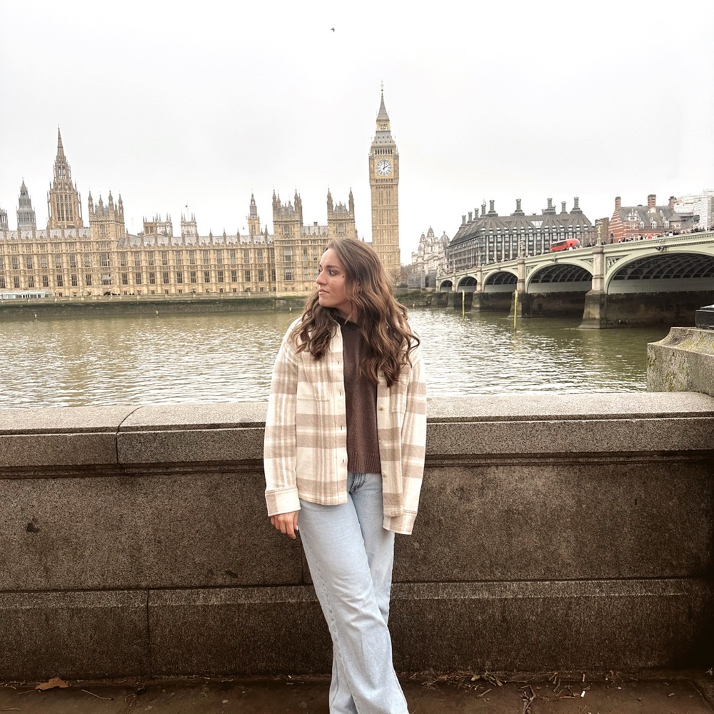 Meet your Posher, Isabel